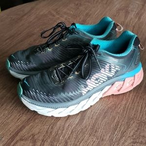 HOKA ONE ONE Women's Arahi Running Shoe